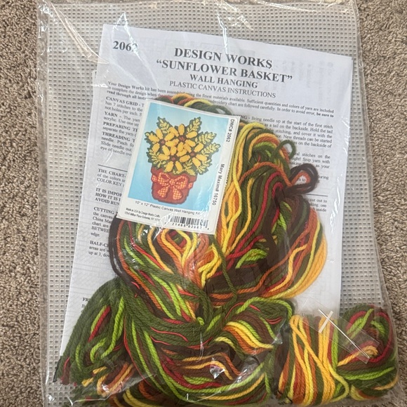 Design Works Other - Design Works Sunflower Basket Fiber Art Kit